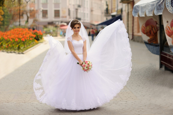 Young bride  - Foto, afbeelding