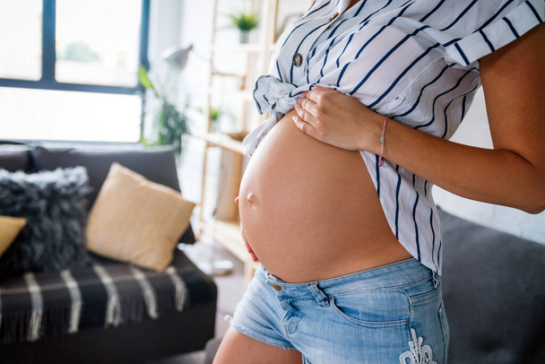 Beauty Pregnant Woman . Pregnant Belly. Beautiful Pregnant Woman Expecting Baby. Maternity concept. - Fotoğraf, Görsel