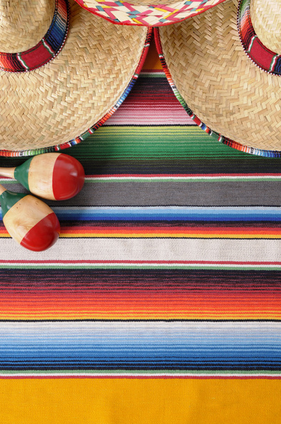 Мексиканський sombreros і маракаси - Фото, зображення