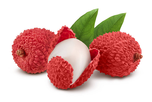 lychee fruit geïsoleerd op witte achtergrond met volle velddiepte. - Foto, afbeelding