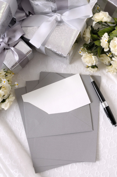 Regalos de boda con invitación o tarjeta de agradecimiento - Foto, Imagen
