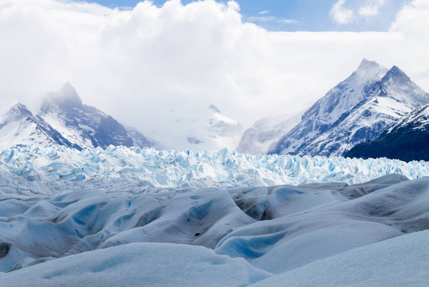 Прогулка по леднику Перито Морено Патагония, Аргентина. Патагонский пейзаж - Фото, изображение
