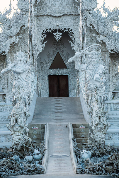 Tempel Rong Khun in der Provinz Chiang Rai, Thailand. - Foto, Bild