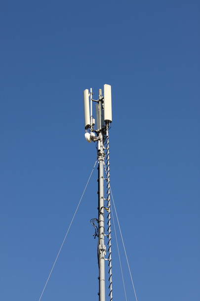 antenne toren voor mobiele netwerk - Foto, afbeelding