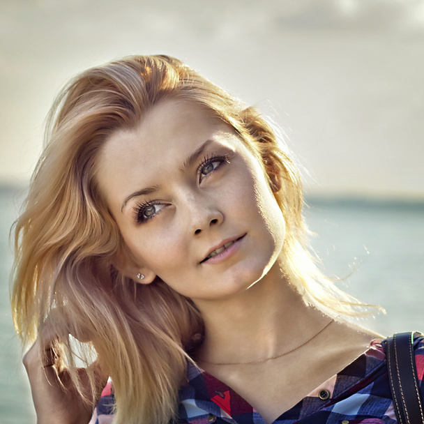 portrét mladé krásné smyslné blond girl - Fotografie, Obrázek