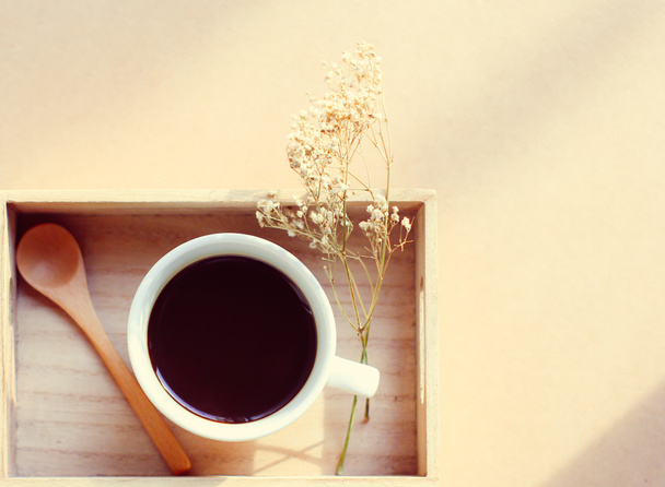 Черный кофе и ложка
 - Фото, изображение