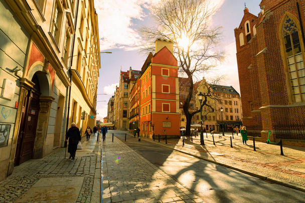 Wroclaw. Poland. 25 March 2023. Beautiful, old architecture of the old town of Wroclaw, on a beautiful sunny day. Wroclaw. Poland. - Foto, Imagem