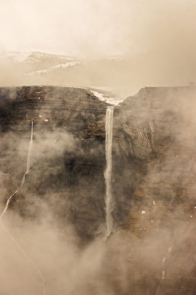Источники и водопады Нервиона
 - Фото, изображение