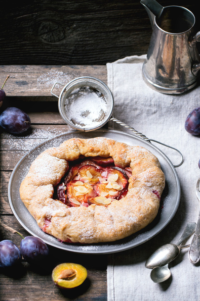 Cake with plums - Foto, Imagem