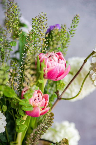 Spring flower bouquet as a gift for holiday - Фото, зображення
