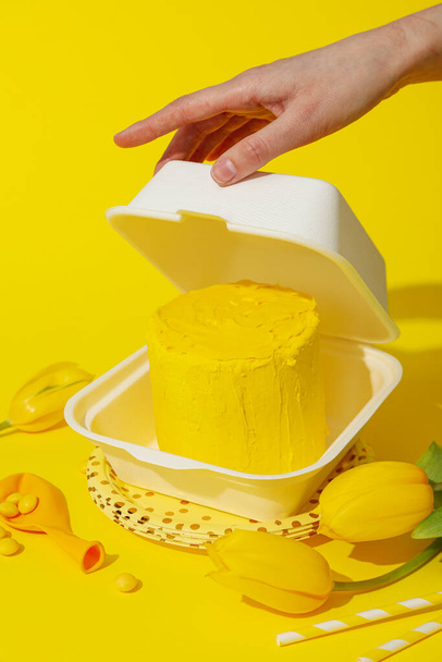 Concept of congratulation and celebration with bento cake in box - Φωτογραφία, εικόνα