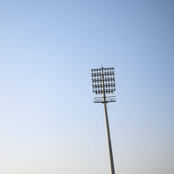 Сверчок стадион прожекторы столбы в Дели, Индия, Сверчок стадион Лайт - Фото, изображение