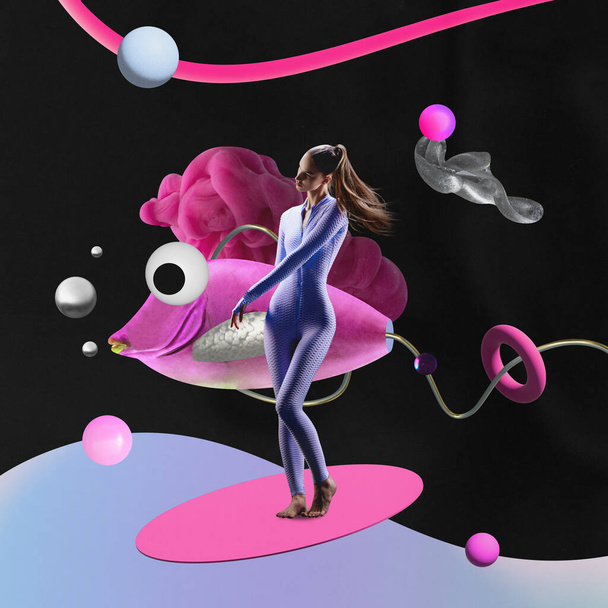 Ciencia ficción hermosas mujeres, chica cyberpunk en traje de cuerpo futurista de pie sobre el fondo de modo oscuro con formas abstractas. Concepto de tecnología futura, moda, arte contemporáneo, futurismo, ad - Foto, imagen