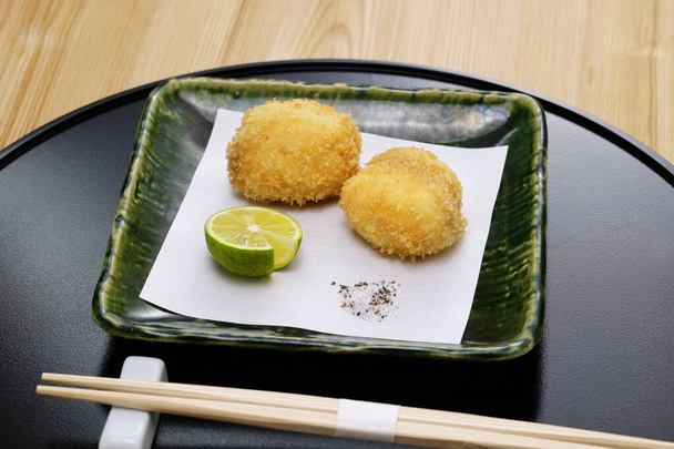 paistettu puffer kala milt, perinteinen japanilainen keittiö - Valokuva, kuva
