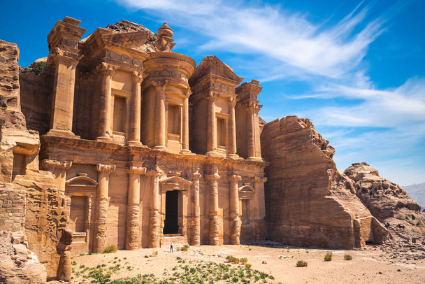 Ad Deir, luostari, sijaitsee Petra in Jodan - Valokuva, kuva