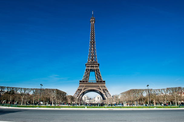 Visita la Torre Eiffel in bassa stagione turistica bel tempo
 - Foto, immagini