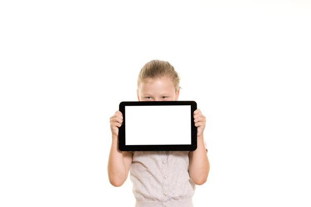 Girl holding tablet pc - Foto, Imagen