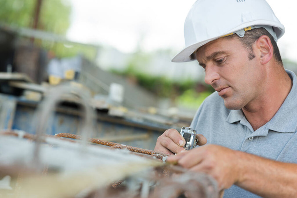 male construction worker working with rebars - Fotografie, Obrázek