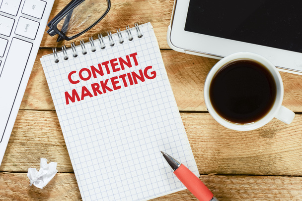 Notebook with content marketing - Foto, afbeelding
