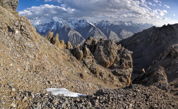 Zielony kanion w Kirgistanie - Zdjęcie, obraz