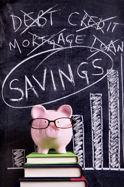 Piggy Bank с советом о сбережениях
 - Фото, изображение