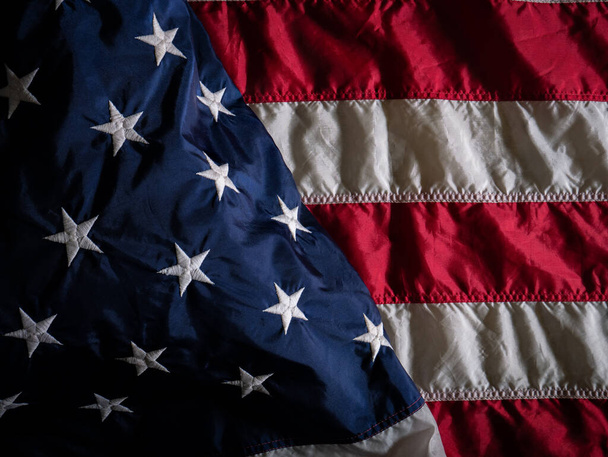 Le drapeau des États-Unis d'Amérique, communément appelé drapeau américain, est un symbole puissant de l'histoire, des principes et de l'unité de la nation..  - Photo, image