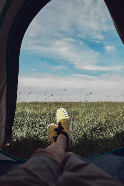 Disfrutando de acampar en la naturaleza, punto de vista personal. - Foto, Imagen
