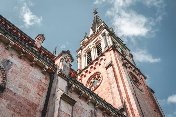 Basilica de Santa Maria la Real de Covadonga, Asztúria, Spanyolország. - Fotó, kép