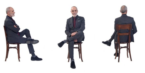 oldalsó, hátsó és elülső nézet ugyanazon férfi ül a széken ül a széken nyakkendővel fehér háttér - Fotó, kép