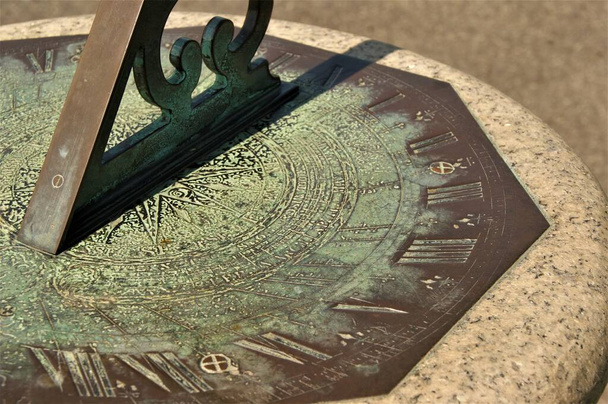 Fragment of a metal sundial. Clock face close-up. - Foto, imagen