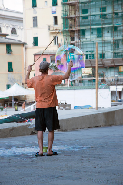 уличный художник под открытым небом
 - Фото, изображение