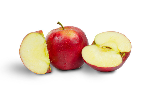 Čerstvé červené jablka izolované na bílém pozadí. - Fotografie, Obrázek