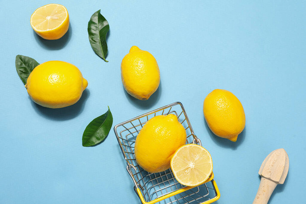 Concept of tasty citrus fruit - delicious lemon - Valokuva, kuva