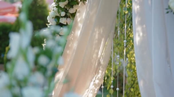 Весільна прикраса з натуральних квітів
 - Кадри, відео