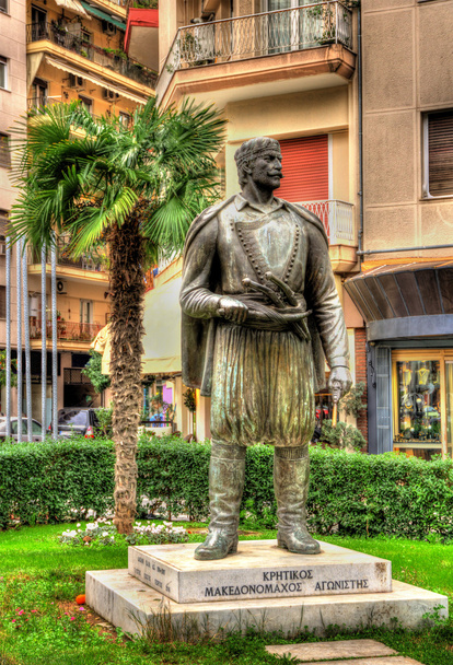 Estatua de Creta Macedonio-Combatiente en Tesalónica - Grecia
 - Foto, imagen