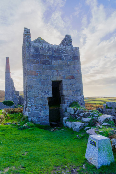 View of the ruined Carn Galver Engine House (part of an old mine), in Cornwall, England, UK - Фото, зображення
