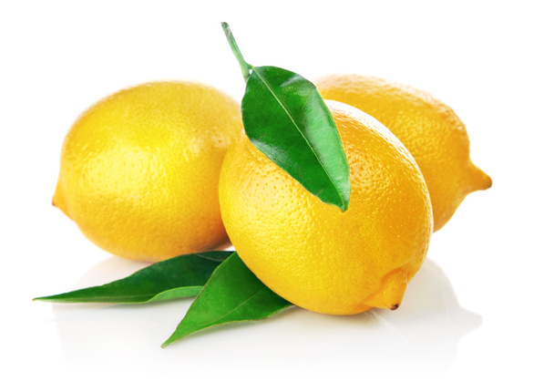 Fresh lemons with green leaves - Фото, зображення