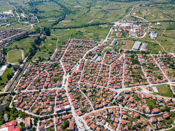Αεροφωτογραφία της ιστορικής πόλης Strelcha, Pazardzhik Region, Βουλγαρία - Φωτογραφία, εικόνα
