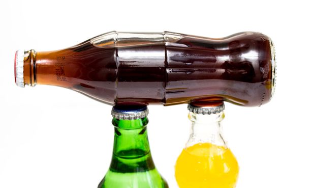 Botellas de soda aisladas
 - Foto, imagen