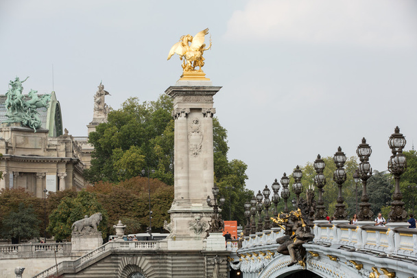 フランス、パリのアレクサンドル 3 世橋 - 写真・画像