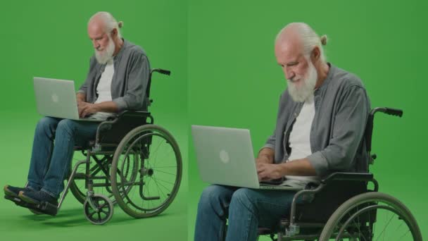 2-in-1 Split Green Screen Montage.Ein alter Mann im Rollstuhl arbeitet mit einem Laptop.Ein älterer Mann surft mit einem Laptop im Internet und zeigt die Daumen nach oben .Assistive Technology für Menschen im Rollstuhl. - Filmmaterial, Video