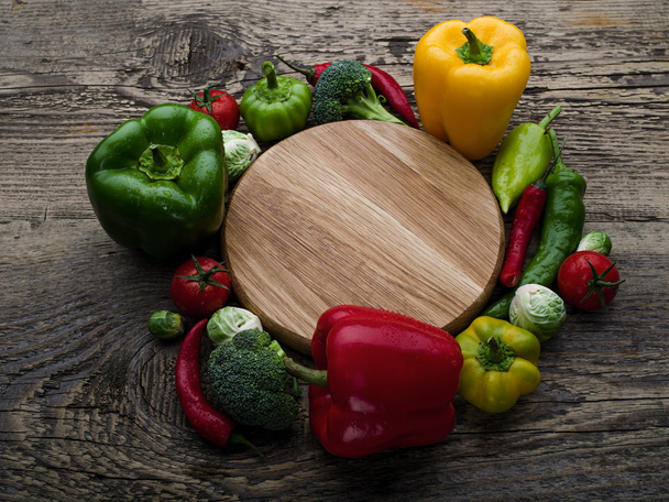 ruwe broccoli, tomaten, paprika 's - Foto, afbeelding