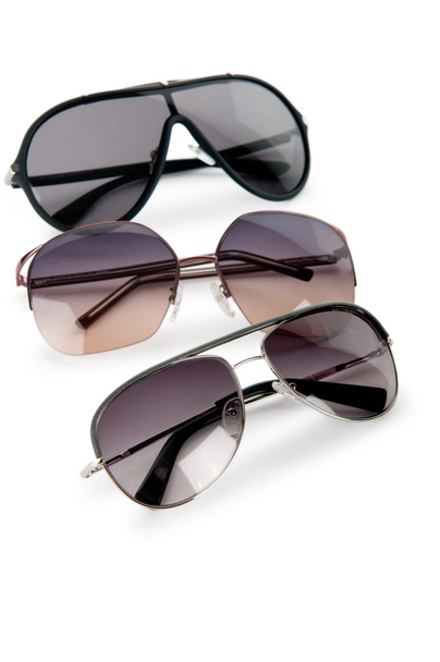 Елегантні сонцезахисні окуляри ізольовані на білому
 - Фото, зображення