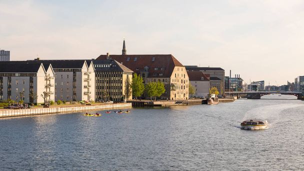 Denmark, Copenhagen - 15 May 2019: View of the Copenhagen old city by the canal. - Zdjęcie, obraz
