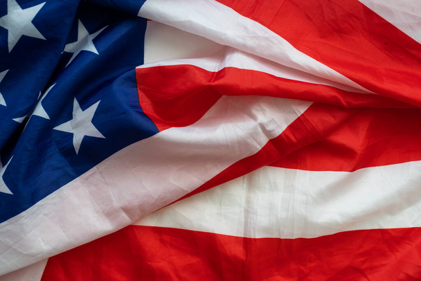 Amerikai zászló lengett a szélben. Kiváló minőségű fénykép - Fotó, kép