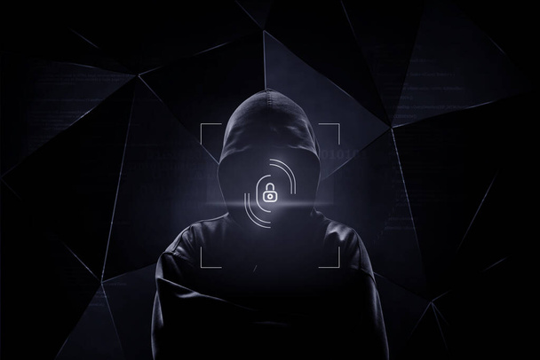 Internetes bűnözés. Hacker dolgozó arc kinyit egy kódot sötét digitális háttér digitális felület körül. - Fotó, kép