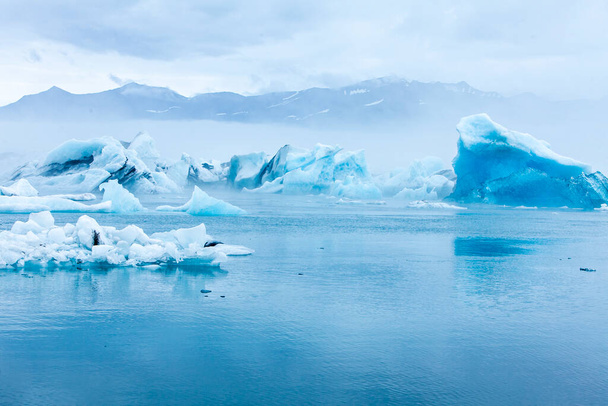 blue icebergs in iceland - Фото, изображение