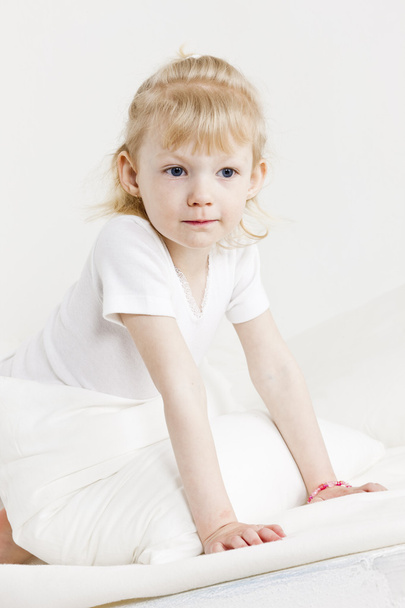 Portrait of little girl - Φωτογραφία, εικόνα