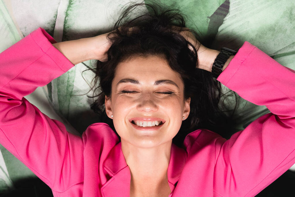 happy joyful Young businesswoman in pink suit - Zdjęcie, obraz