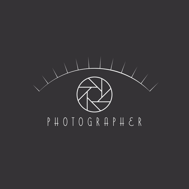 Aperture of the camera as the eye of the photographer site logo - Vector, Image